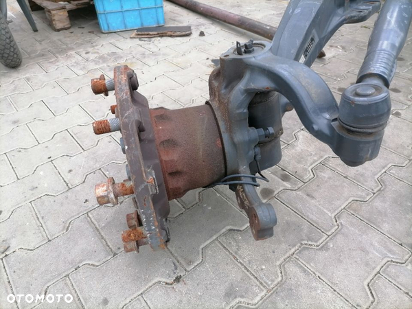 Zwrotnica prawa piasta Mercedes Actros MP4 9603321101