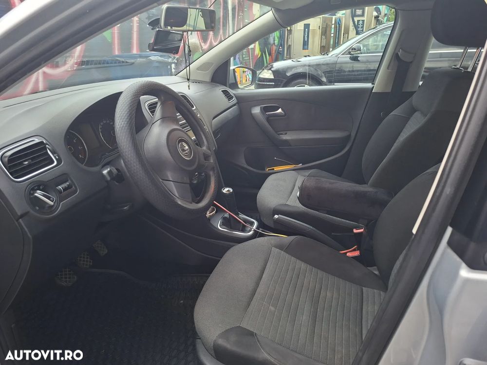 Volkswagen Polo 1.2 Attractive - 3