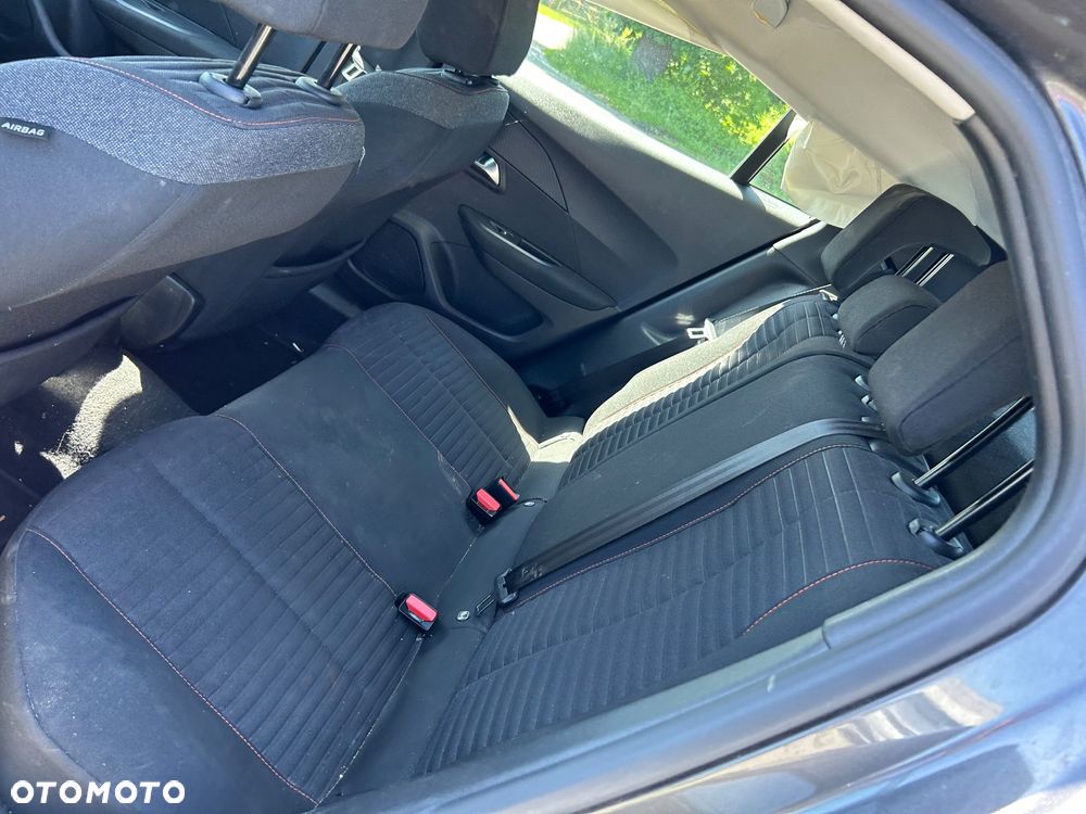 Peugeot 2008 - 22