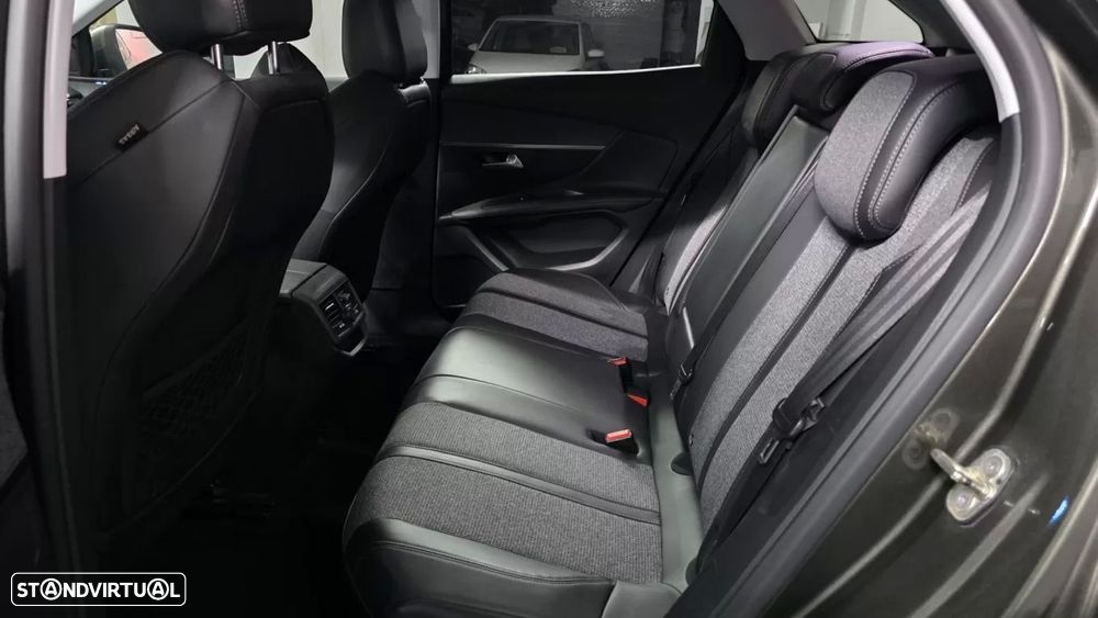 Peugeot 3008 1.2 PureTech Allure EAT6 — fotografia 24