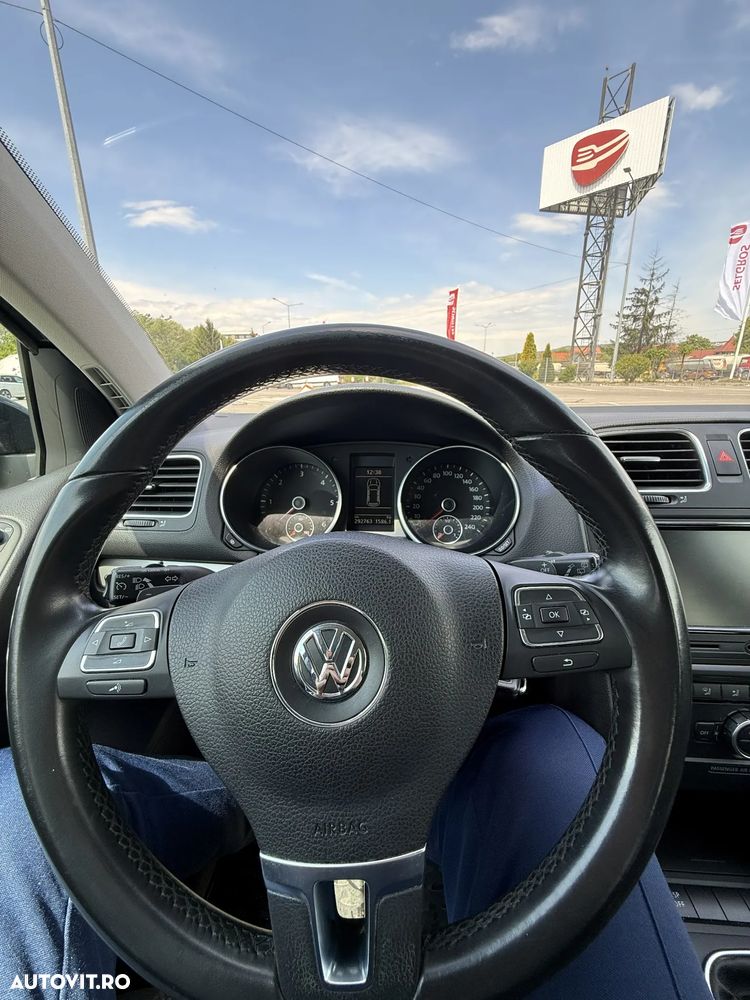 Volkswagen Golf - 8