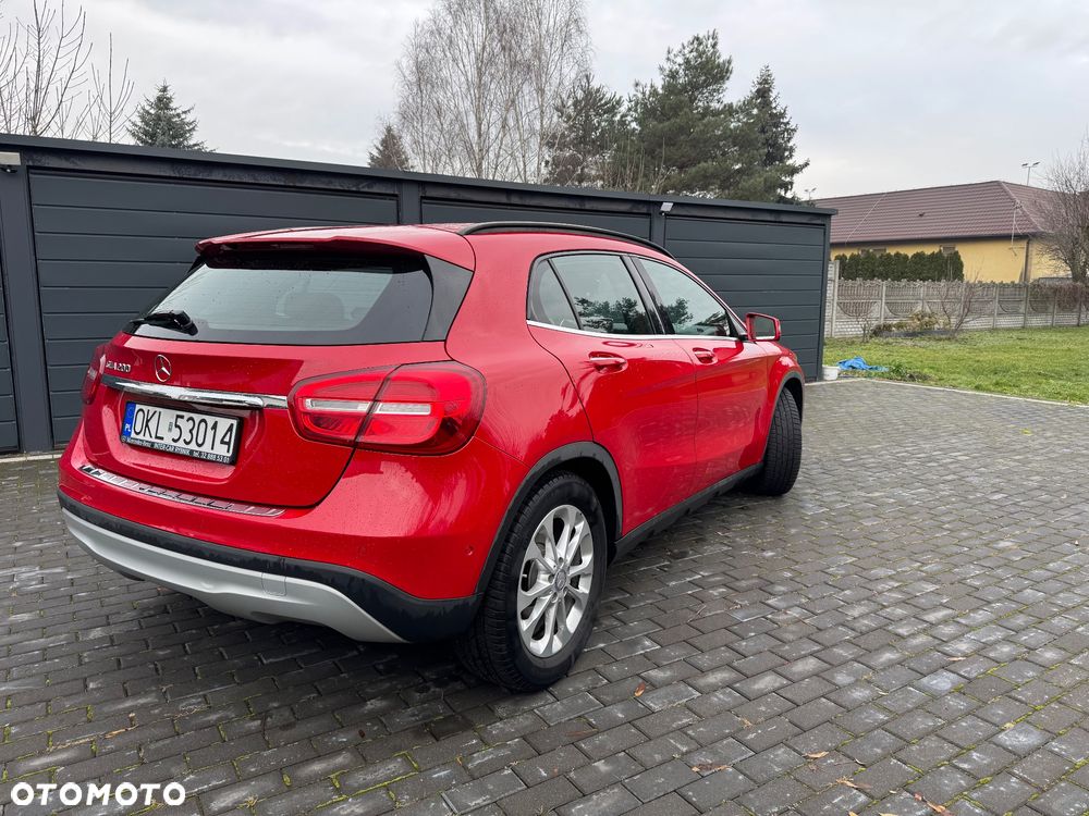 Mercedes-Benz GLA 200 - 9