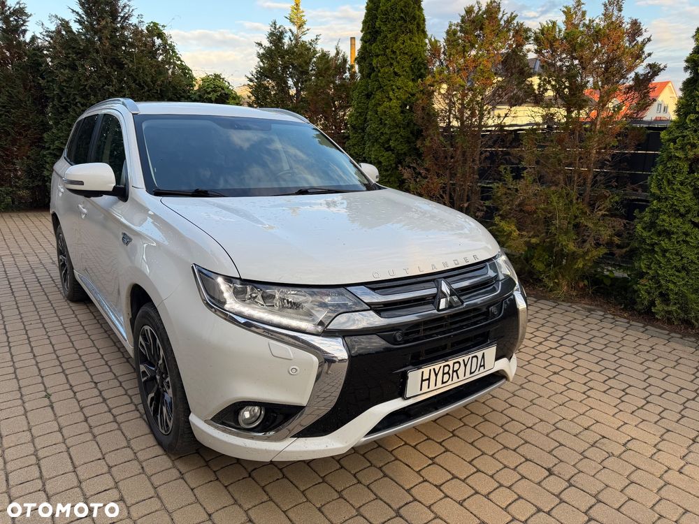 Mitsubishi Outlander Intense + - 25