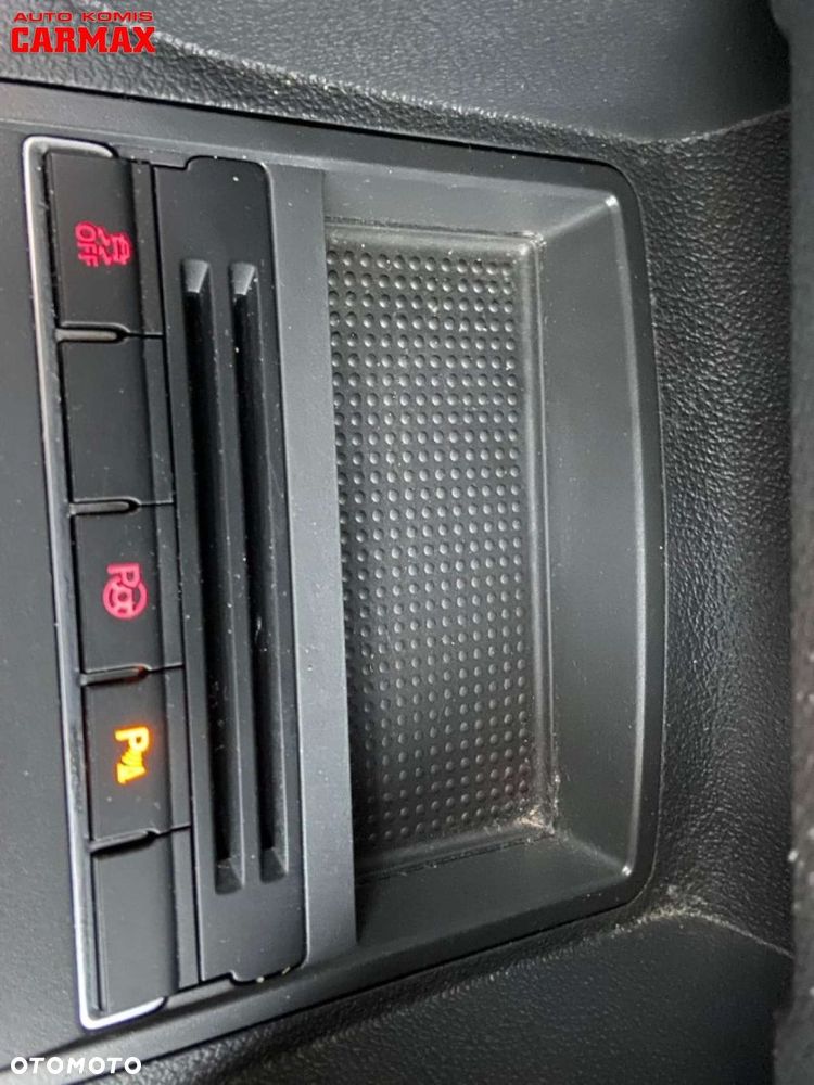 Volkswagen Touran - 28