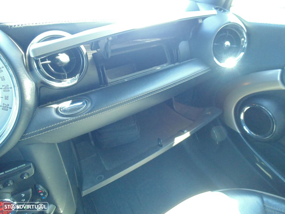 MINI Clubman Cooper D - 36