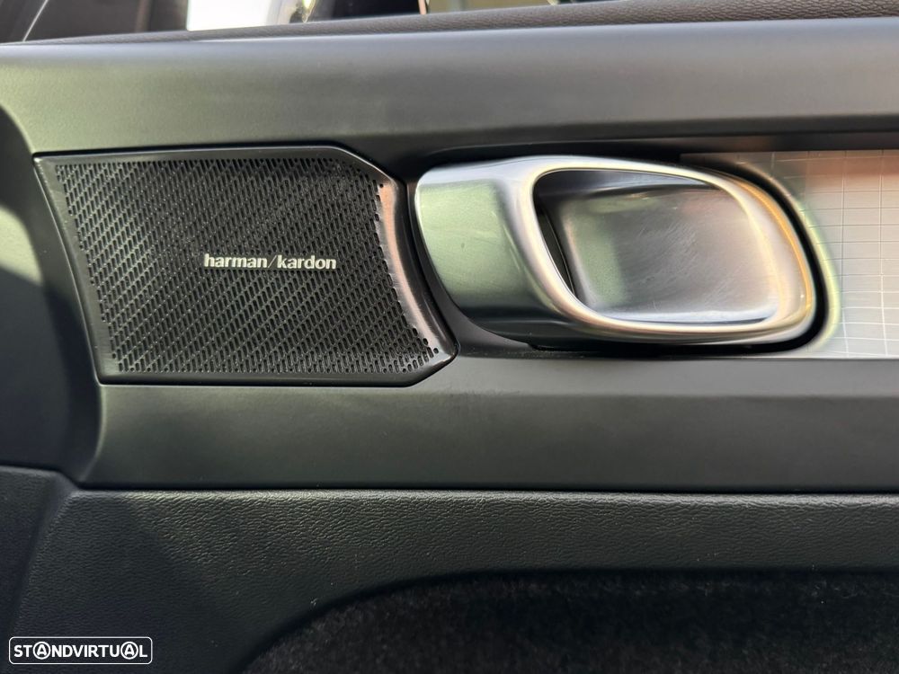 Volvo XC 40 1.5 T4 PHEV Plus Dark - 23