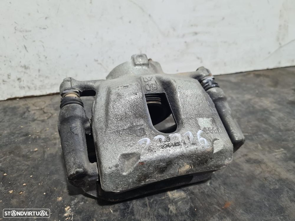 CALÍPER DE FREIO DIANTEIRO DIREITO TOYOTA C-HR X10 - 1