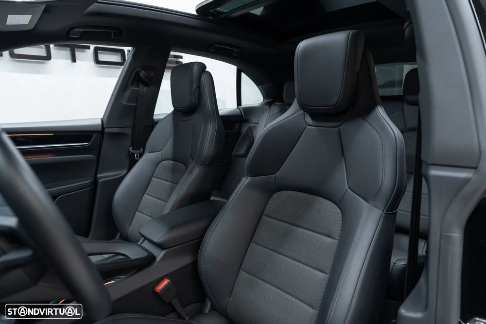 Porsche Macan Electric - 27