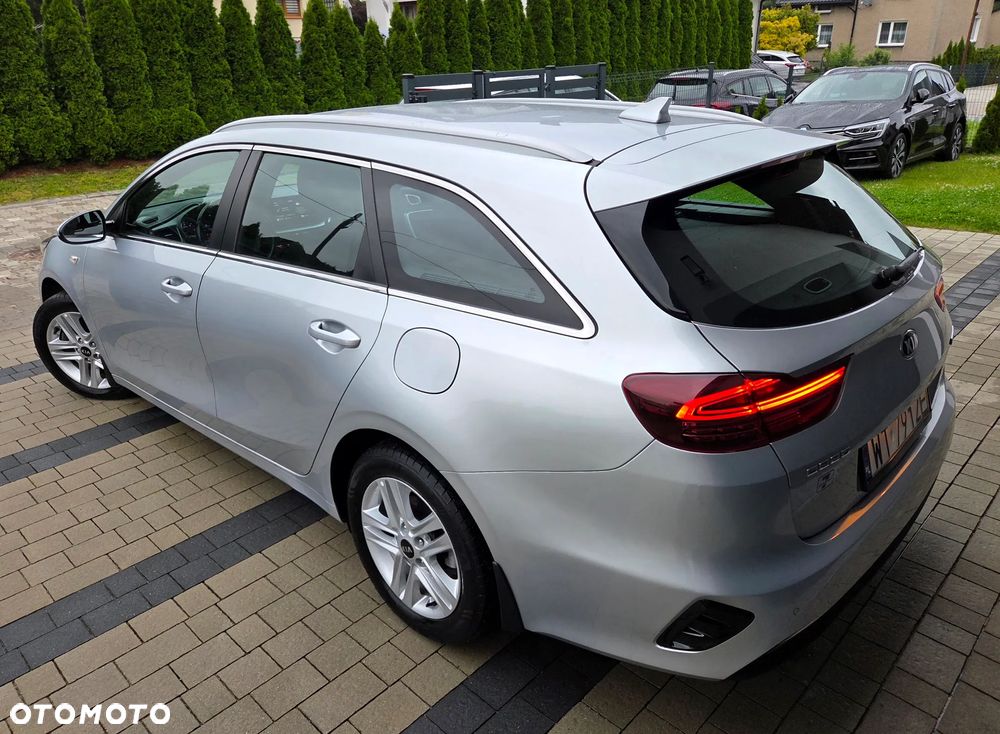 Kia Ceed 1.6 CRDi mHEV M - 12