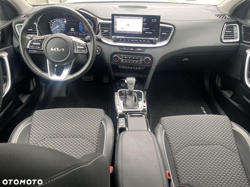 Kia Ceed - 24