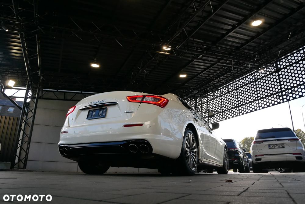 Maserati Ghibli S - 40