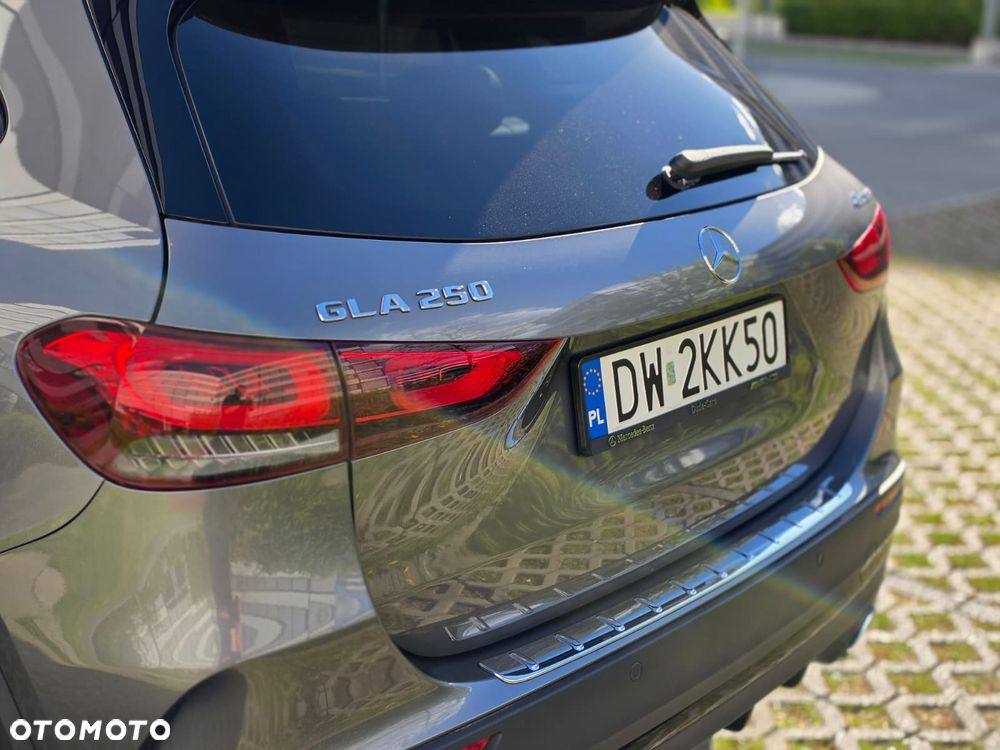 Mercedes-Benz GLA 250 4-Matic AMG Line - 4