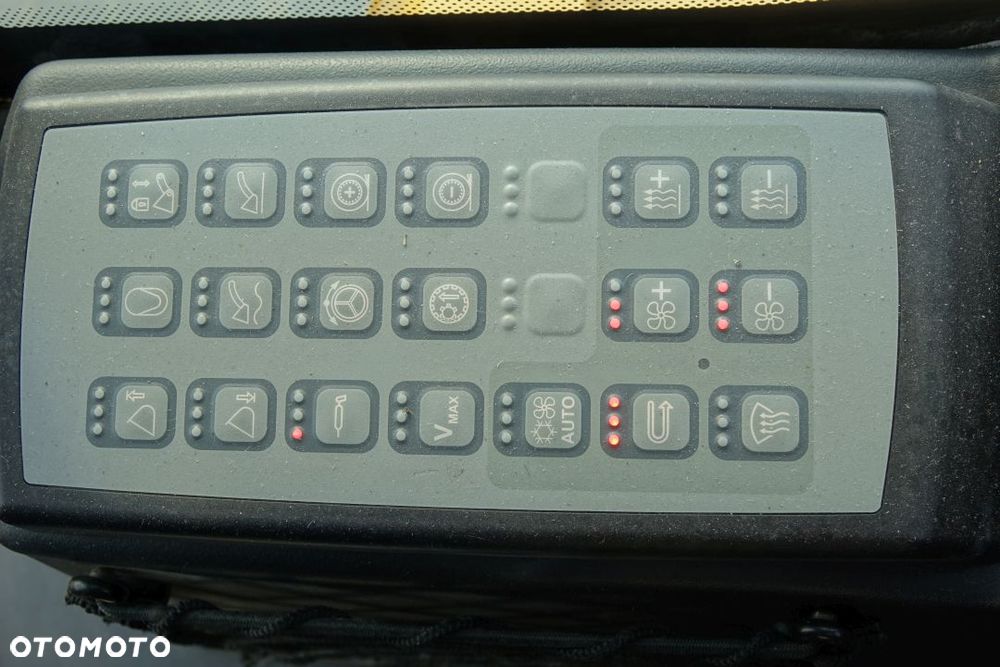 Liebherr L526 / ŁADOWARKA / 16 000 KG / SZYBKOZŁĄCZE / NOWE OPONY PRZÓD - 29
