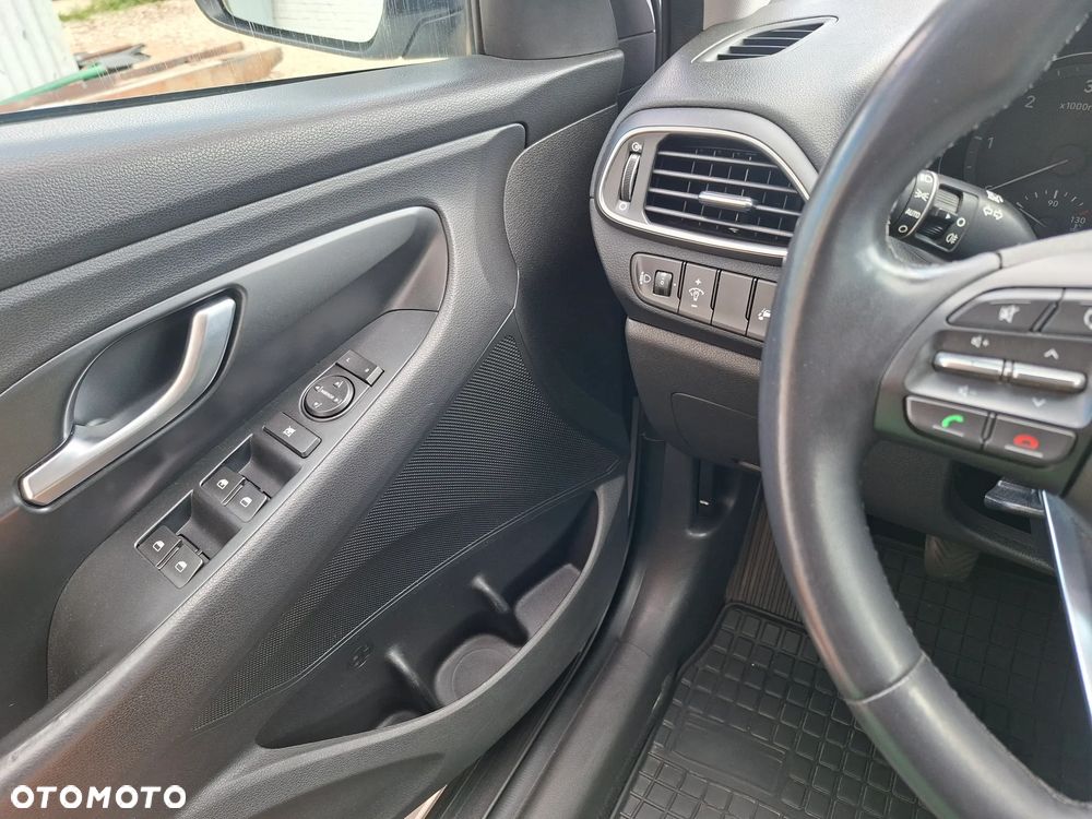 Hyundai i30 - 19