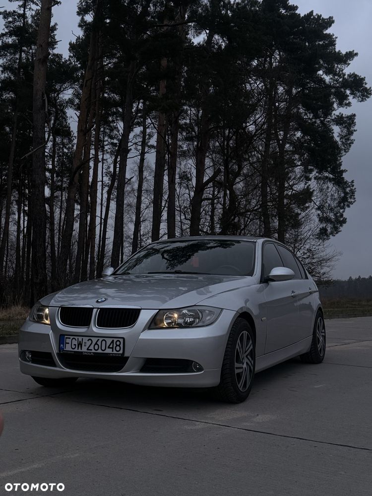 BMW Seria 3 320i - 1