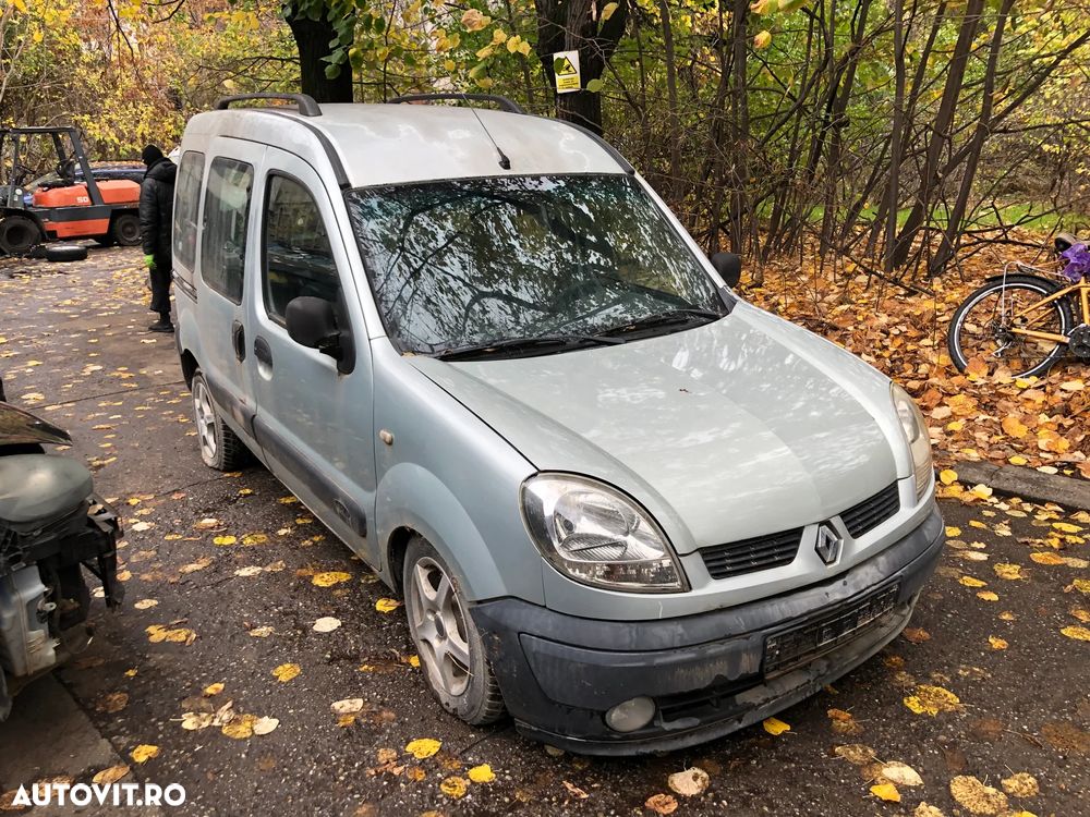 Dezmembrez Renault Kangoo 2005 gri 1,5 diesel