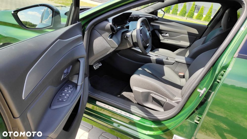Peugeot 308 - 8