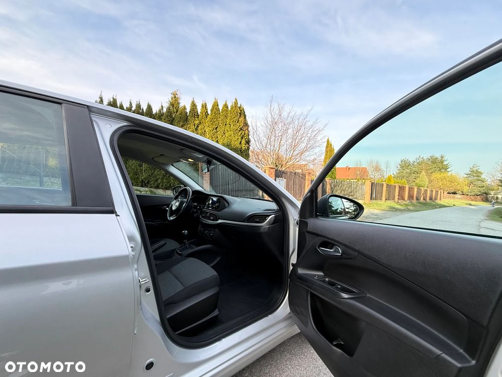 Fiat Tipo 1.4 T-Jet 16v Easy - 24
