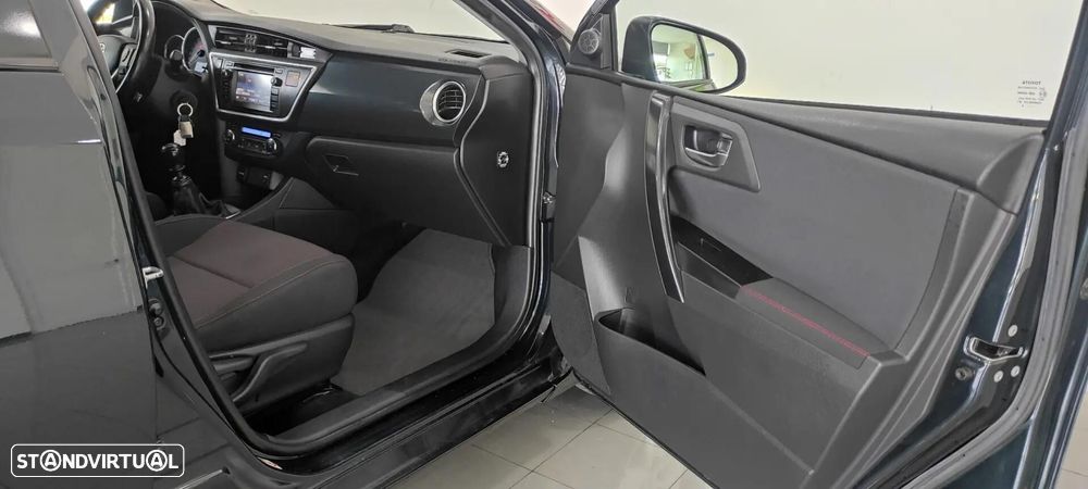 Toyota Auris Touring Sports 1.4 D-4D Comfort - 23