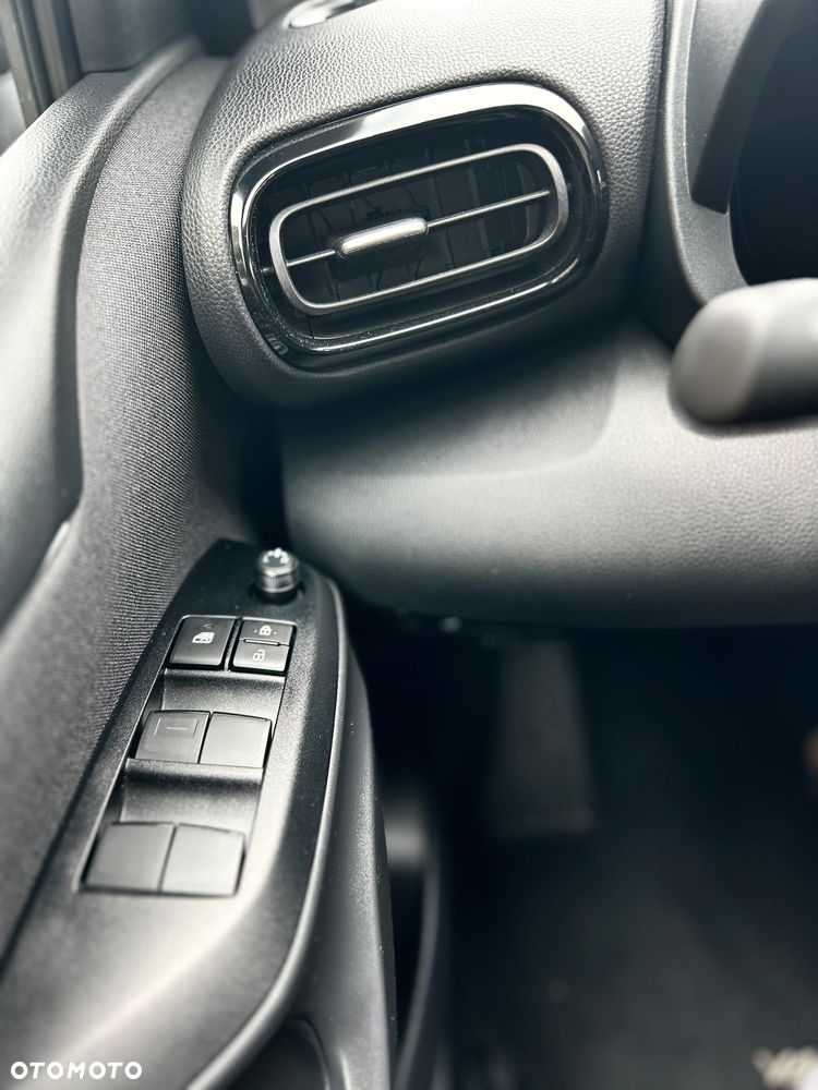 Toyota Yaris Hybrid 1.5 Style - 12