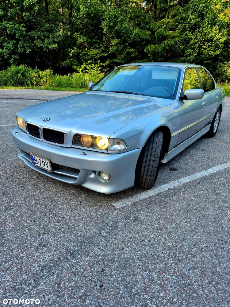 BMW Seria 7 740i - 28