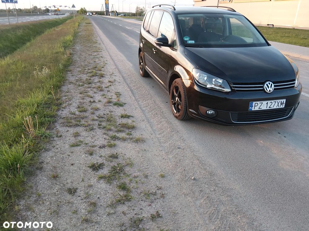 Volkswagen Touran 2.0 TDI DPF BlueMotion Technology DSG Comfortline - 4