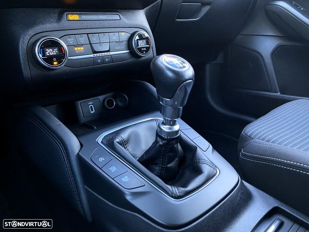 Ford Focus SW 1.5 TDCi EcoBlue Titanium - 22