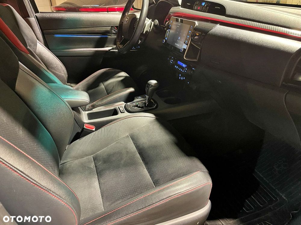 Toyota Hilux 2.8 D-4D Double Cab GR Sport 4x4 - 9