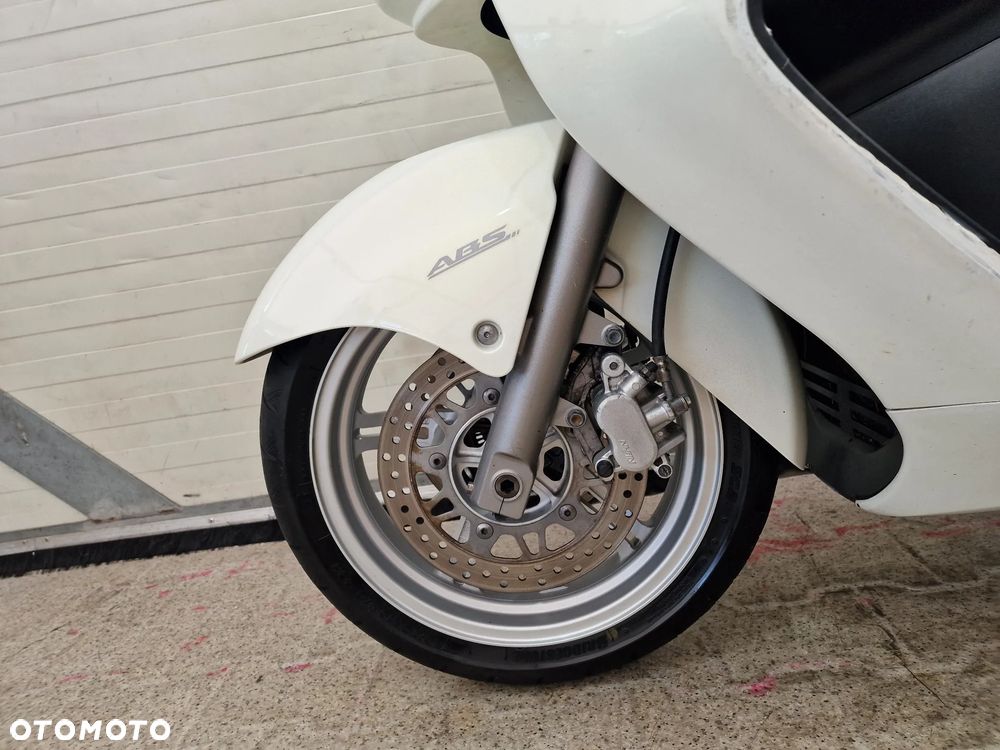 Suzuki Burgman - 14