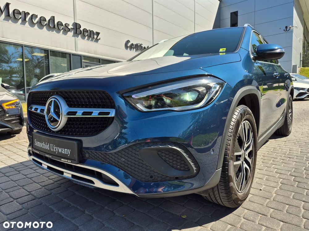 Mercedes-Benz GLA - 8