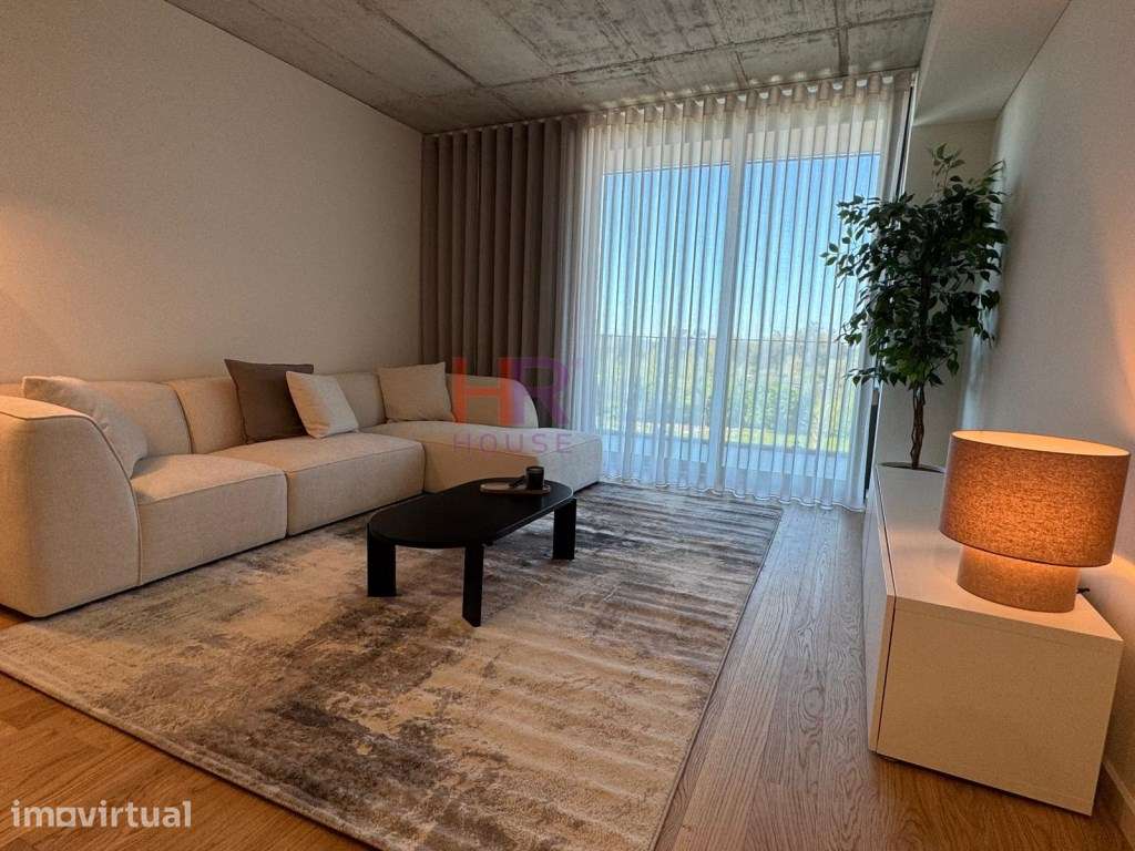 Arrenda-se T1mobilado apartamento novo com lugar de garagem privati... - Grande imagem: 2/12