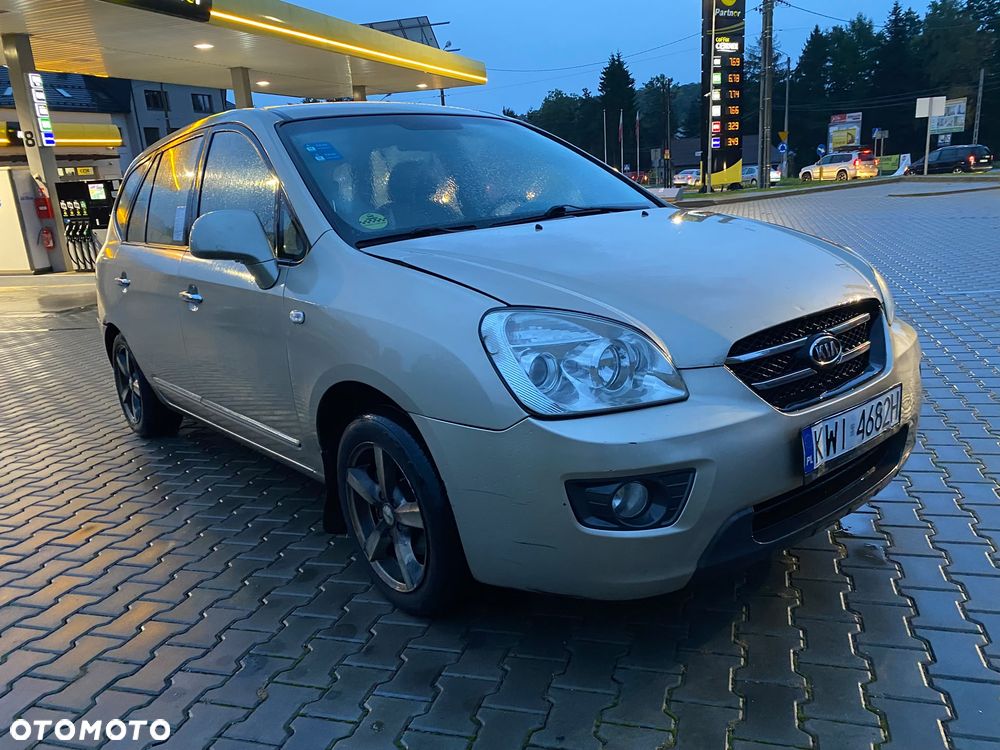 Kia Carens - 7
