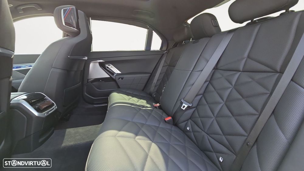 BMW i7 eDrive50 Pack Desportivo M Pro - 14