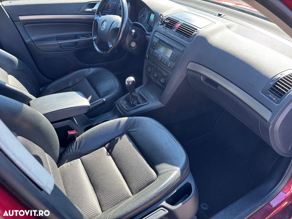 Skoda Octavia 1.6 FSI Ambiente - 11