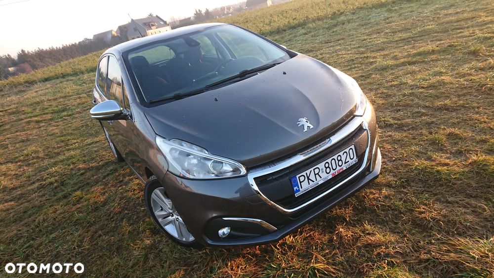 Peugeot 208 - 33