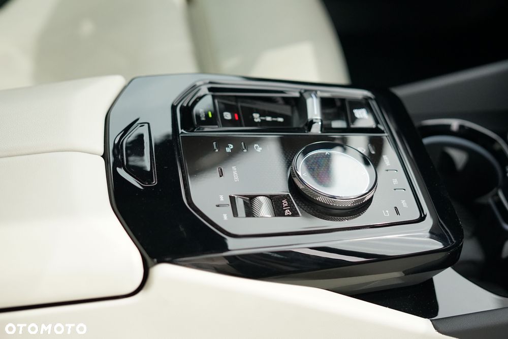 BMW Seria 5 520d xDrive mHEV - 18
