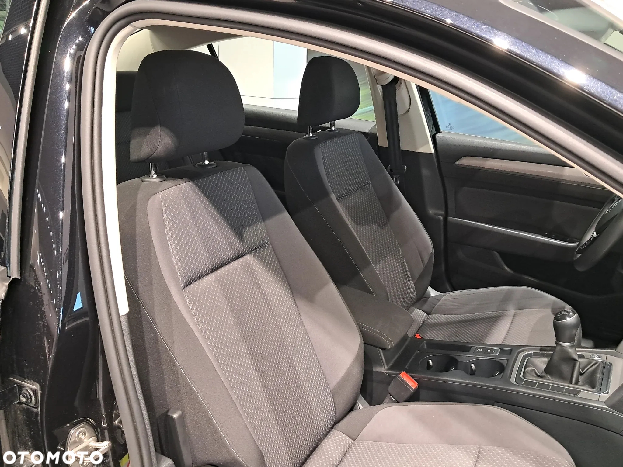 Volkswagen Passat 2.0 TDI BMT Highline - 24
