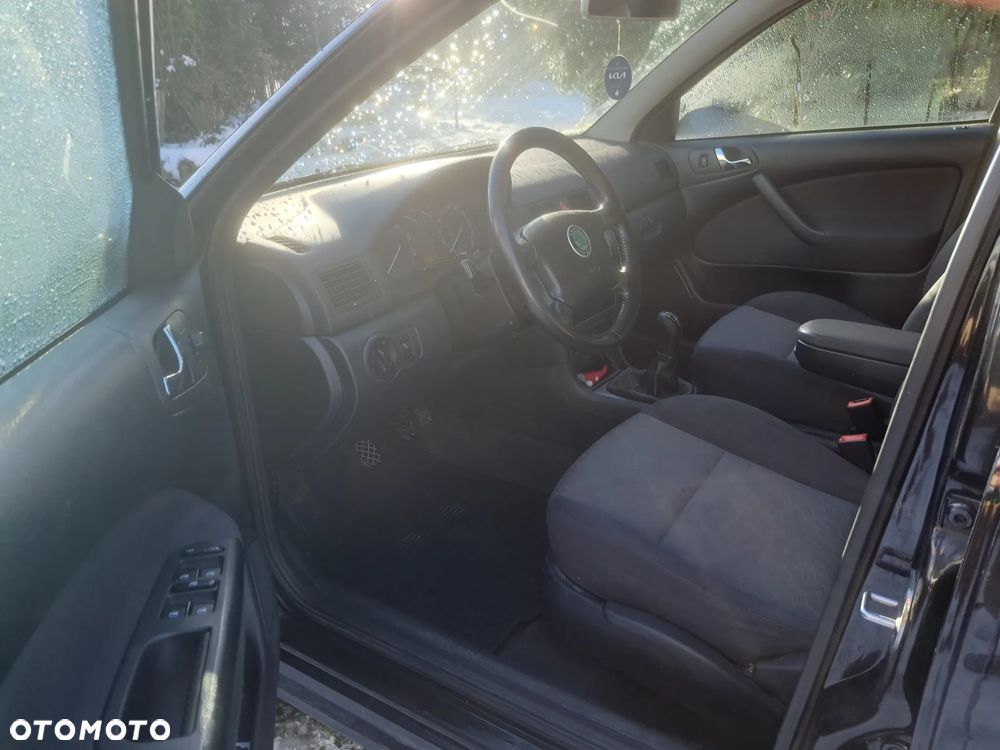 Skoda Octavia 1.8 T Combi Advance - 9