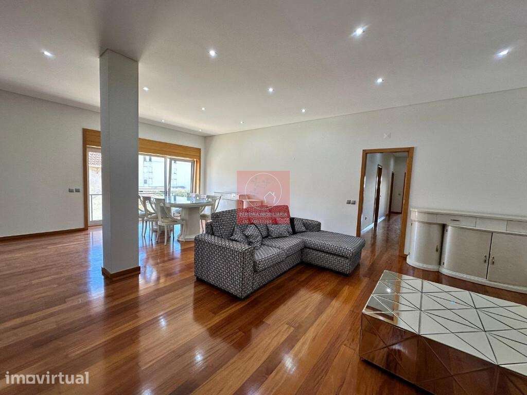 PARA VENDA | APARTAMENTO T4 MOBILADO | PÓVOA DE VARZIM - Grande imagem: 4/29
