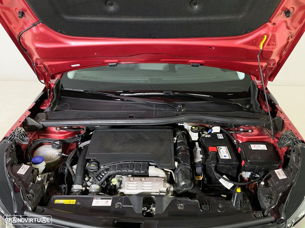 Peugeot 2008 1.2 PureTech Allure Pack EAT8 - 22