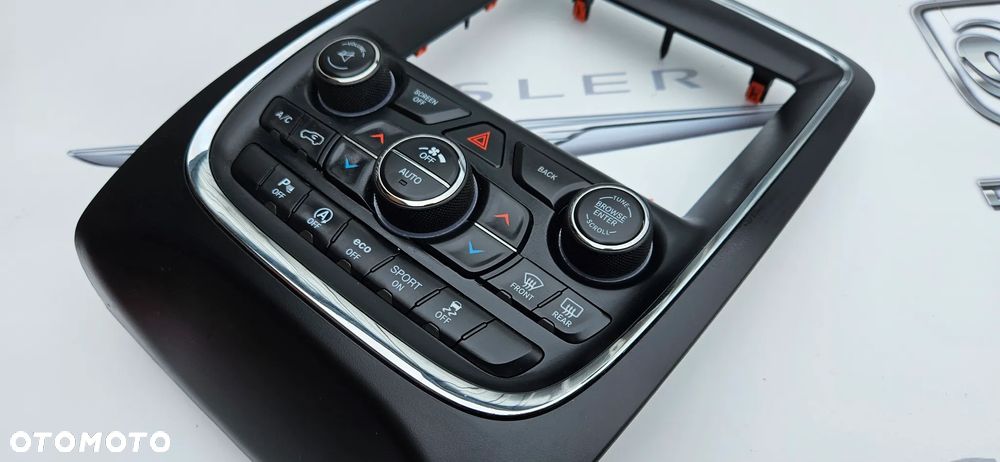Dodge Durango III LIFT 2014-2017 Panel klimatyzacji AC Panel sterowania nawiewem Ramka wyświetlacza radia pod duży wyświetlacz DUŻE RADIO P68253735AH - 6