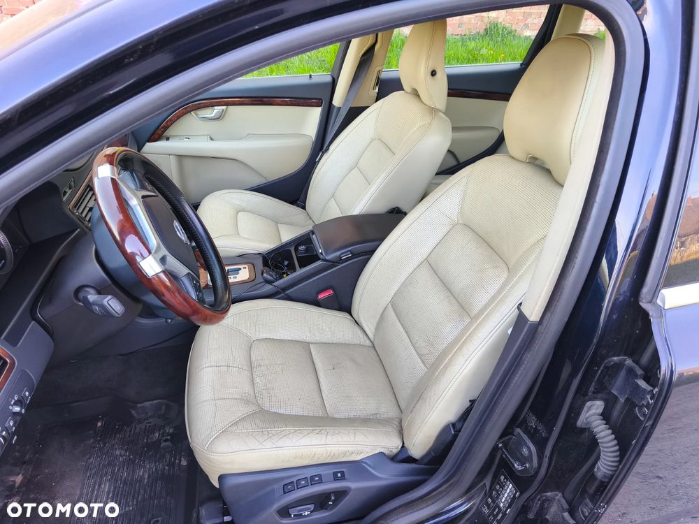 Volvo V70 D5 AWD Momentum - 15