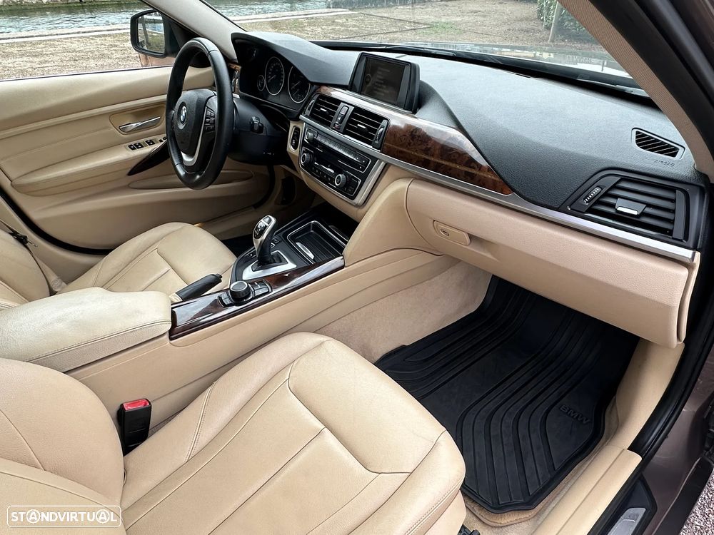 BMW 320 d Touring Auto Line Luxury - 24