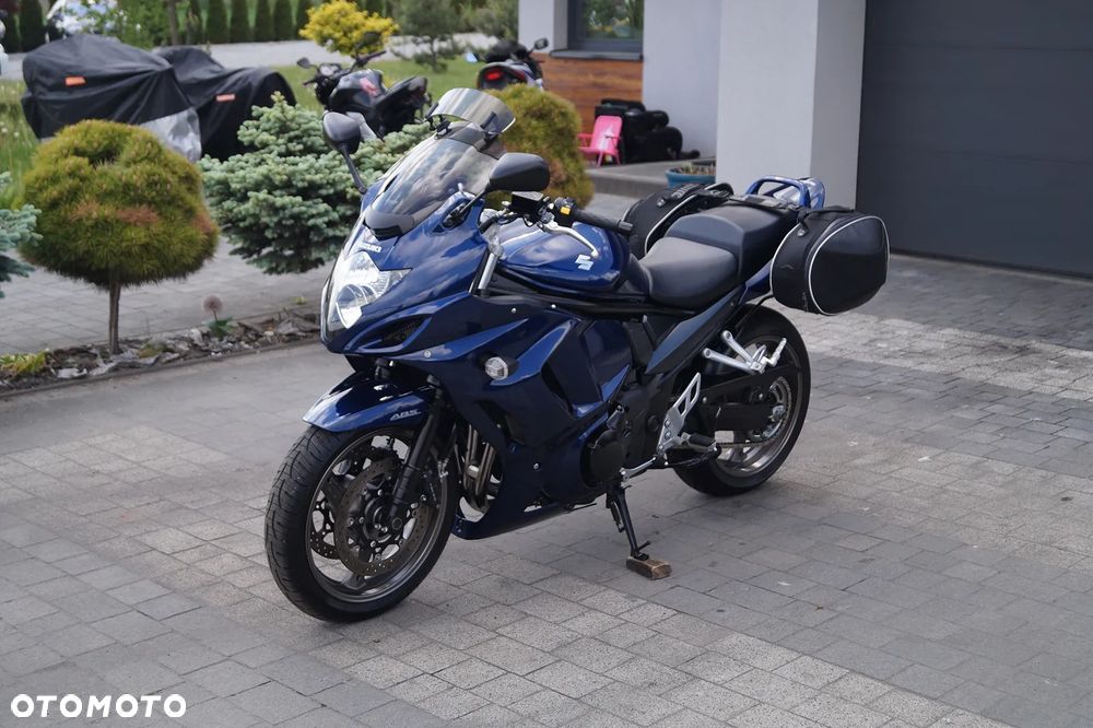 Suzuki GSX - 3