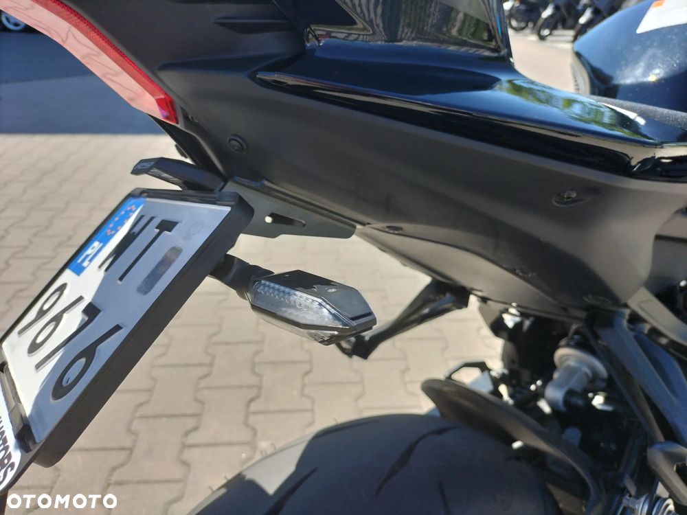Yamaha R9 - 14