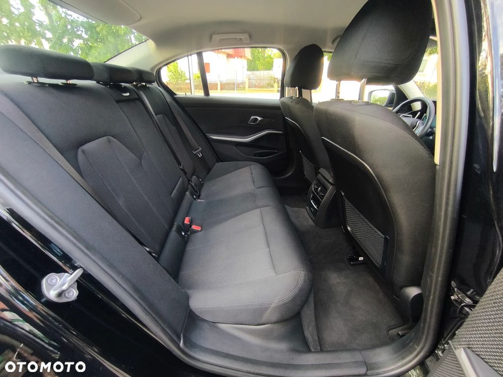 BMW Seria 3 320e - 18