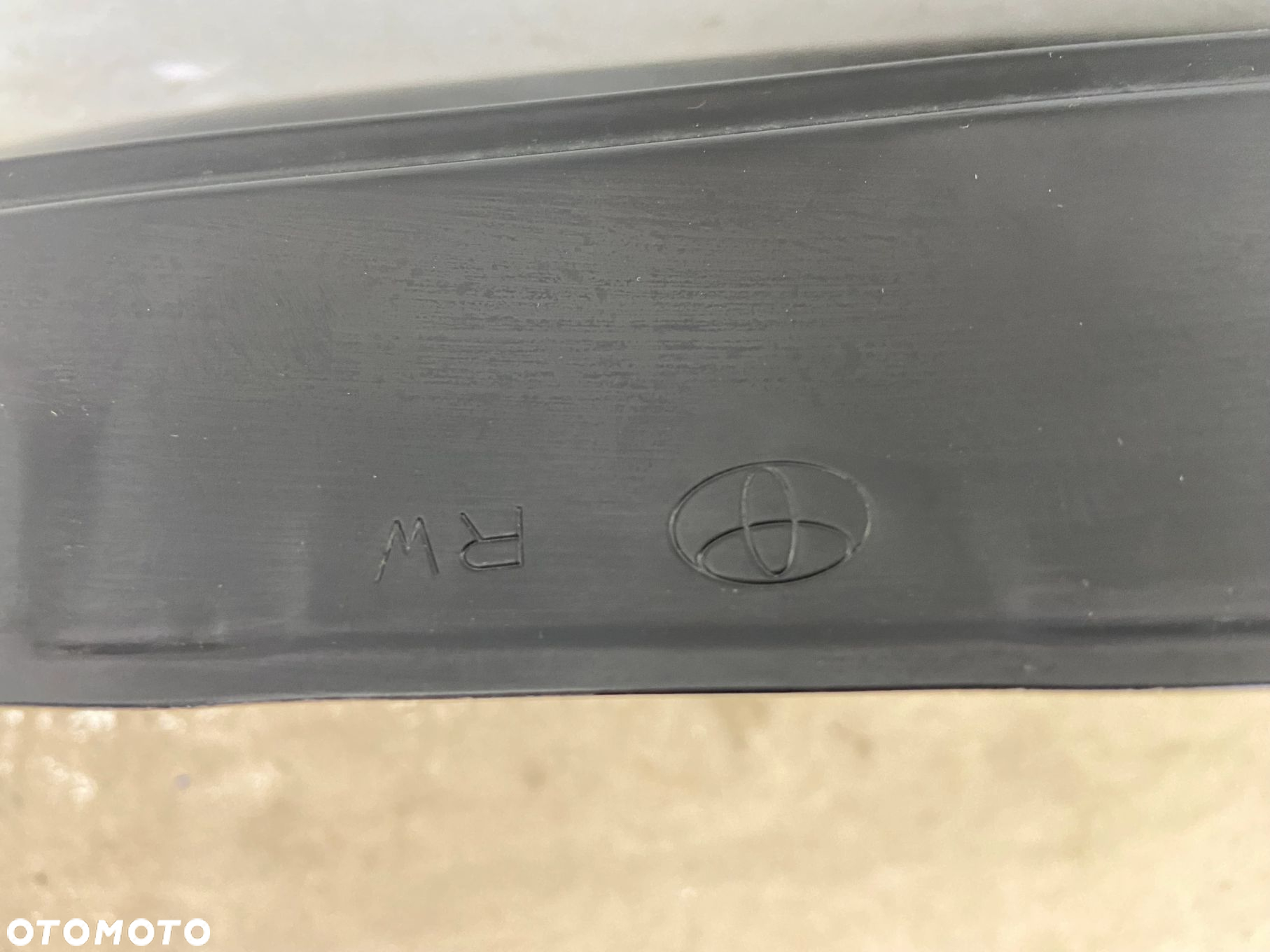 BŁOTNIK PRAWY PRZEDNI TOYOTA HILUX VIII LIFT - 12