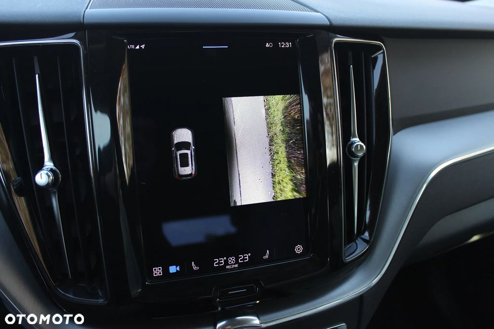 Volvo XC 60 B4 D AWD Geartronic Momentum Pro - 31