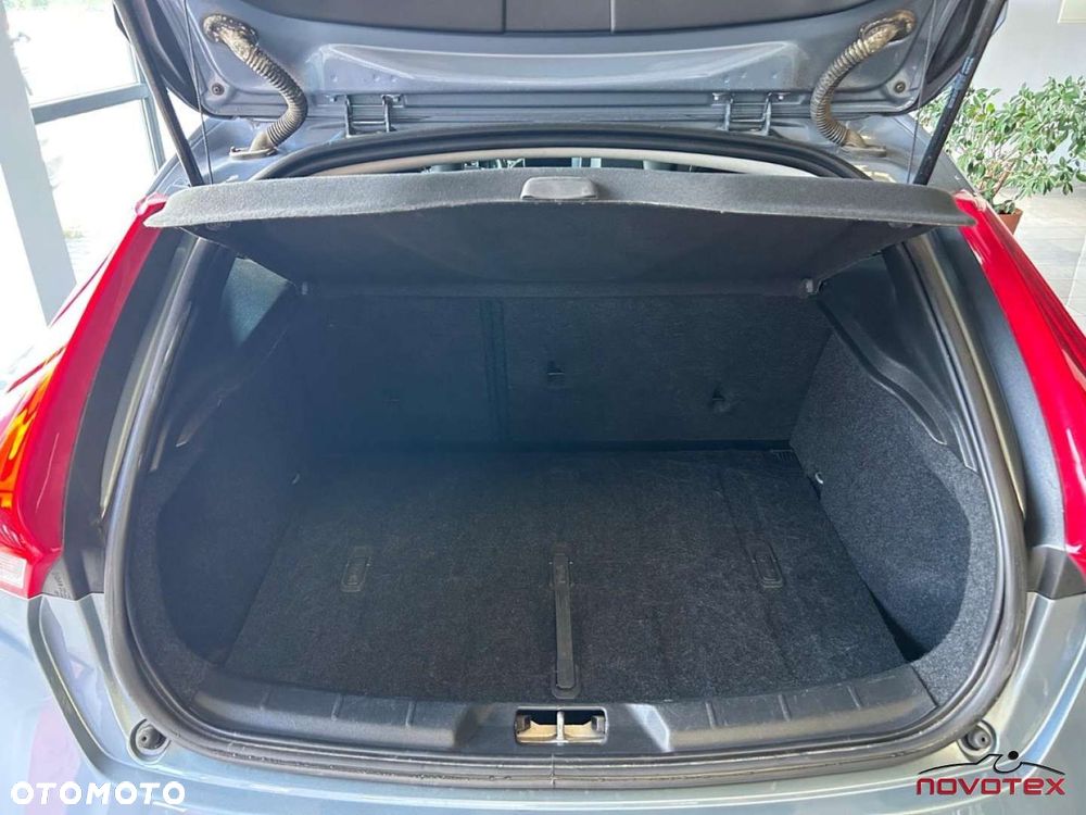 Volvo V40 D2 Drive-E Momentum - 22