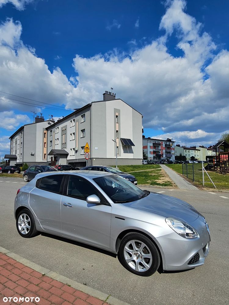 Alfa Romeo Giulietta 1.6 JTDM 16V - 12